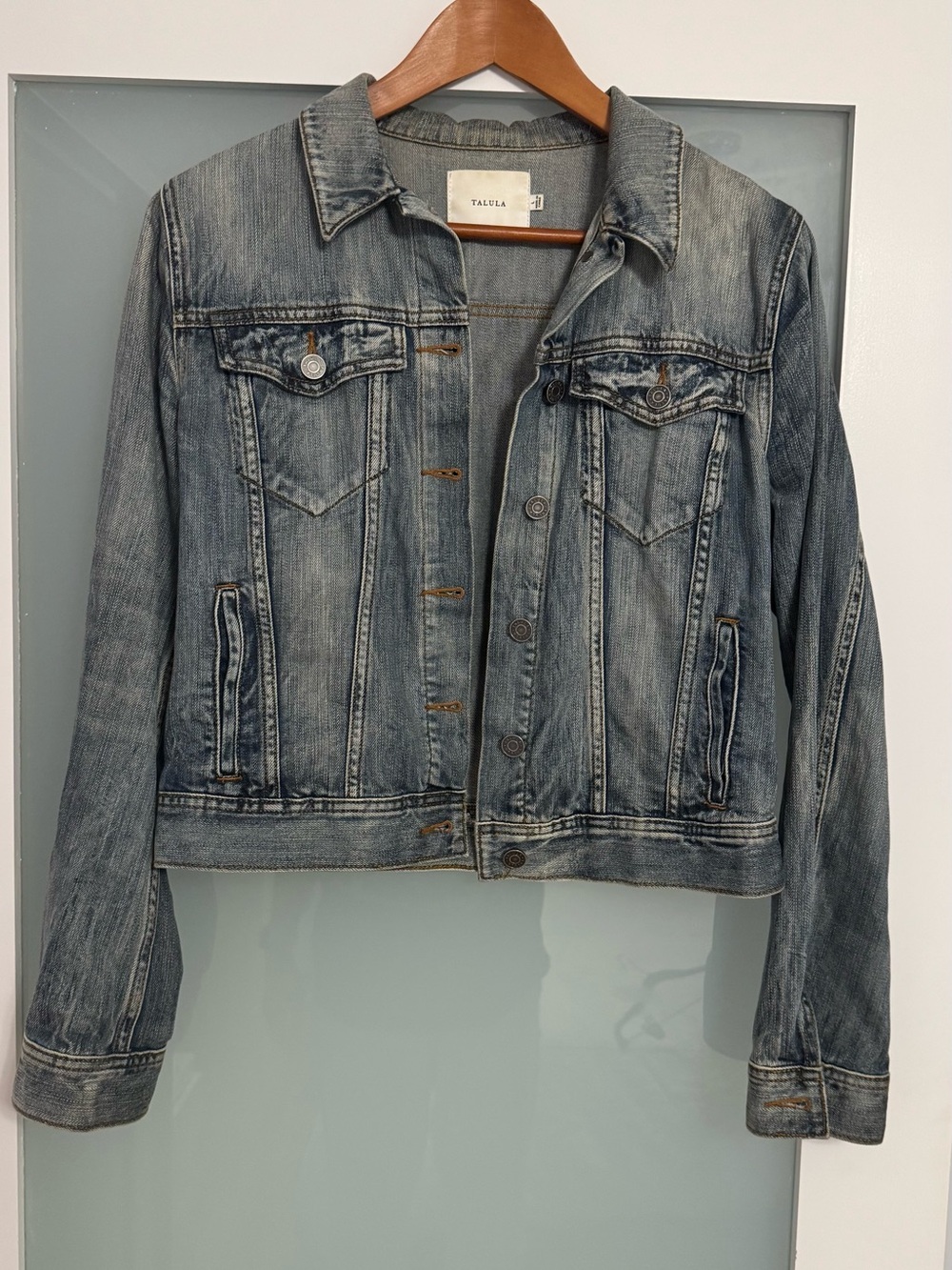 Talula by Aritzia Light Wash Denim Jacket Women’s Large